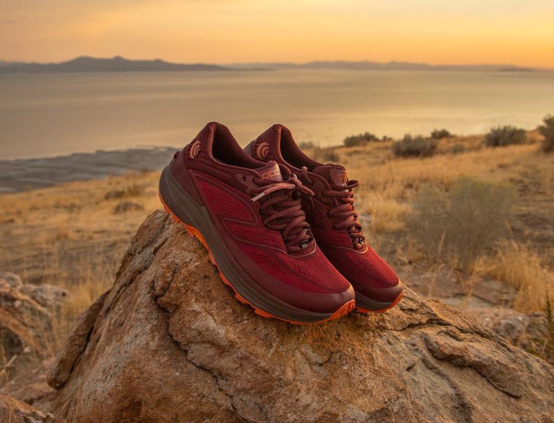 TOPO SHOES | ULTRAVENTURE 2-Berry/Orange