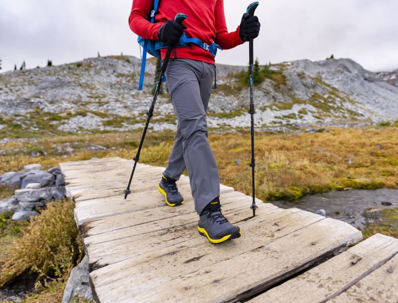 TOPO SHOES | TRAILVENTURE 2-Charcoal/Mustard - Click Image to Close