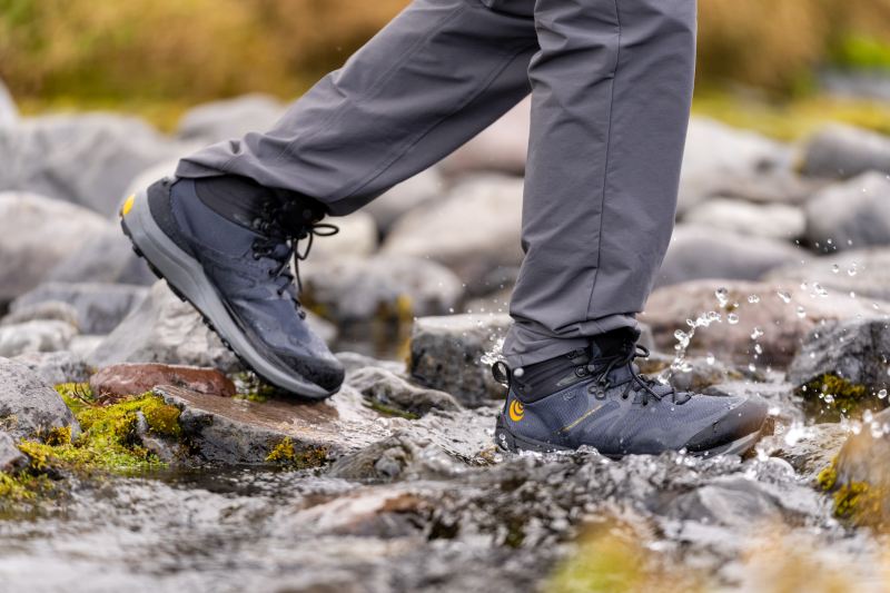 TOPO SHOES | TRAILVENTURE 2 WP-Charcoal/Orange