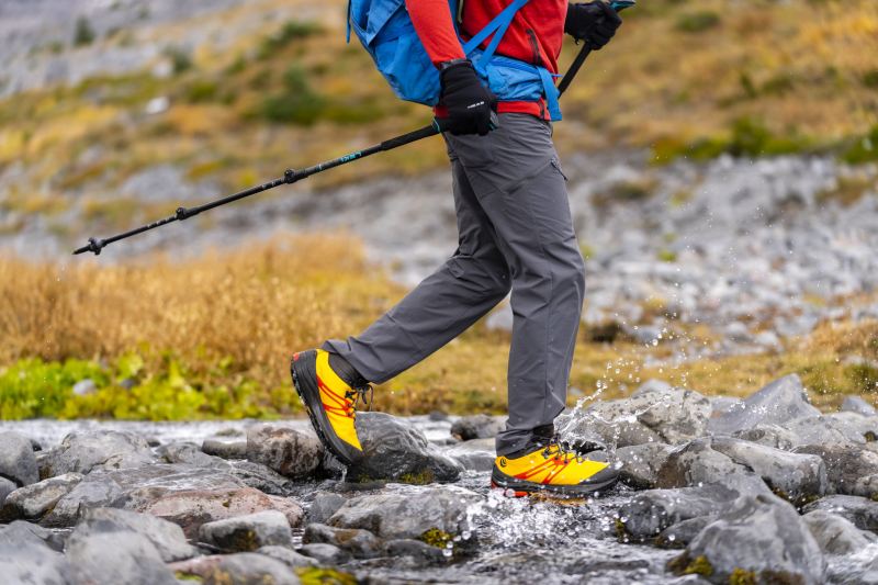 TOPO SHOES | TRAILVENTURE 2 WP-Mango/Black